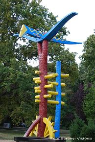 Turul Alkotó: Győri László <br />Első felállítás éve: 2000 (Nem vagyok biztos benne)<br />Hajdúszoboszló, Szent István park <br />(A Fürdővel szembeni parkban, a Harangház mögött
